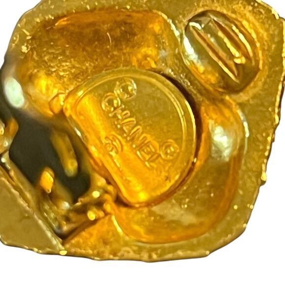 Chanel Quilted "Matelassé" 24k Gold Plated Clip-On Earrings Original Box - Picture 9 of 12